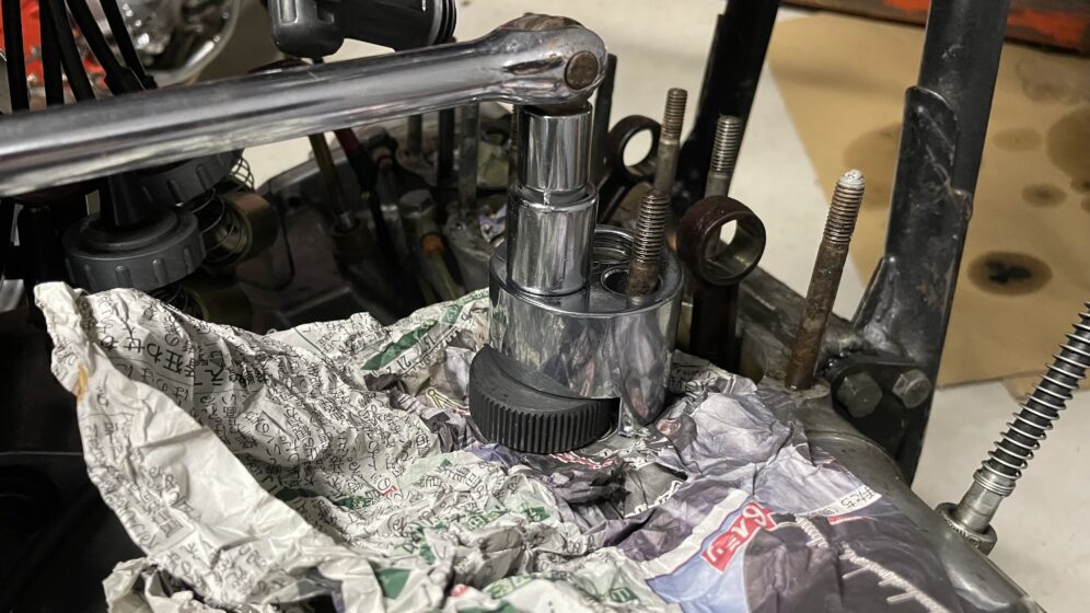 スタッドボルトの外し方スタッドボルトリムーバーを使う方法